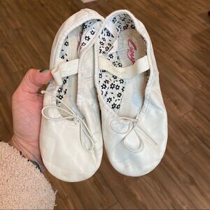 Girls White Leather Dance Shoes 1.5